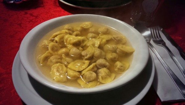 cappelletti in brodo