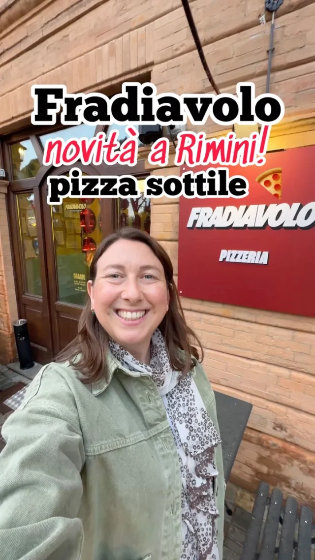 Pizza sottile 🍕da Fradiavolo a Rimini! . 😋Da pochissimo a Rimini è arrivata con Fradiavolo la pizza sottile, per chi ama la pizza romana, fragrante e gustosa l’impasto giusto da scegliere è proprio questo. . 🤩Davanti al Ponte di Tiberio, in zona Borgo San Giuliano di Rimini, Fradiavolo offre un ambiente informale per le serate con amici e famiglia. Ambiente pop, pizza gustosa e non solo quella, dai nomi simpatici e irriverenti. . 🍕Io ho preso una tradizione margherita doppia mozzarella preceduta dai supplì al telefono. Se ti rimane lo spazio prova anche il gelato al fiordilatte con topping alla nutella! . ➡️E tu, preferisci l’impasto sottile o quello classico? Scrivimelo nei commenti! ‼️Se ti iscrivi al mio canale broadcast, CIAO RIMINI, potrai ricevere un regalo da utilizzare da Fradiavolo! . #rimini #pizza #fradiavolo #collaborazione #pizzasottile #pizzascrocchiarella #dovemangiarearimini #pizzaislove #riminipizza